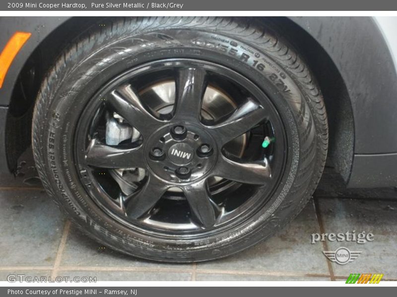 Pure Silver Metallic / Black/Grey 2009 Mini Cooper Hardtop