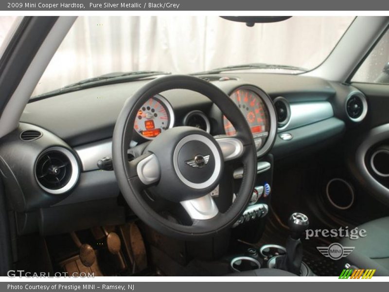 Pure Silver Metallic / Black/Grey 2009 Mini Cooper Hardtop