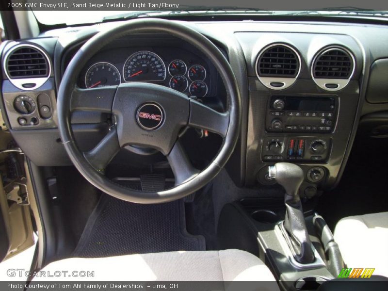 Sand Beige Metallic / Light Tan/Ebony 2005 GMC Envoy SLE