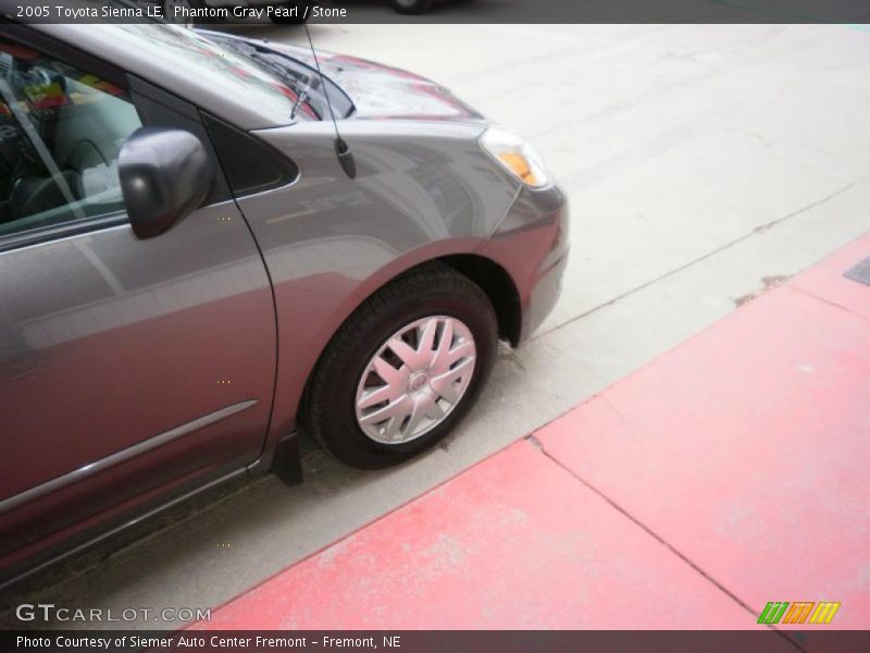 Phantom Gray Pearl / Stone 2005 Toyota Sienna LE