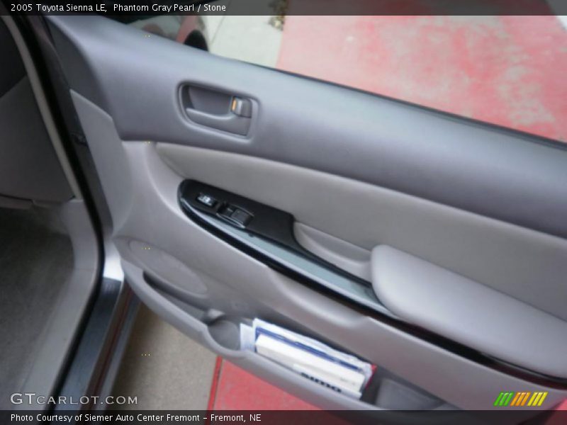 Phantom Gray Pearl / Stone 2005 Toyota Sienna LE