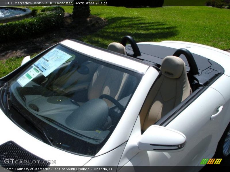 Arctic White / Beige 2010 Mercedes-Benz SLK 300 Roadster
