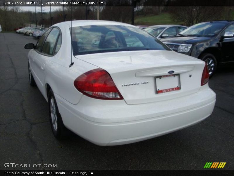 Vibrant White / Medium/Dark Flint 2007 Ford Taurus SEL