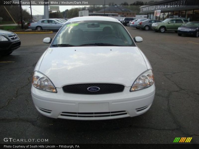 Vibrant White / Medium/Dark Flint 2007 Ford Taurus SEL