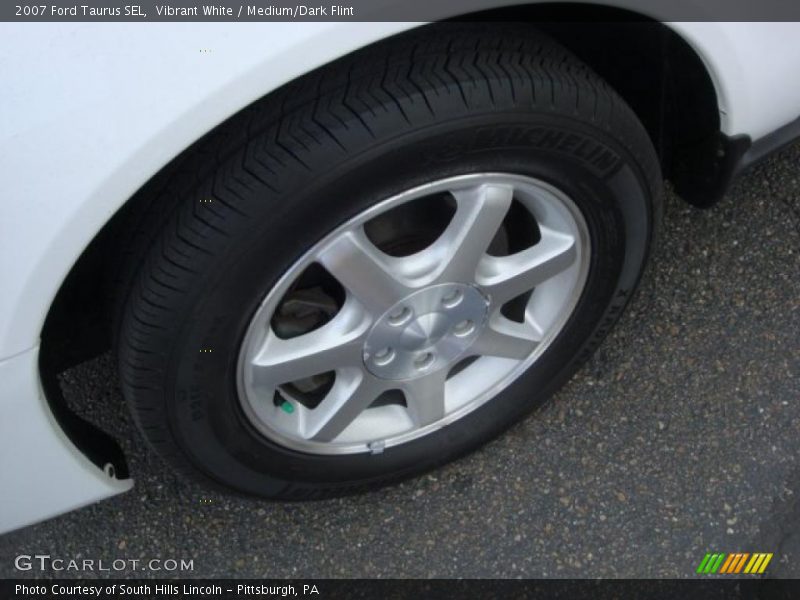 Vibrant White / Medium/Dark Flint 2007 Ford Taurus SEL