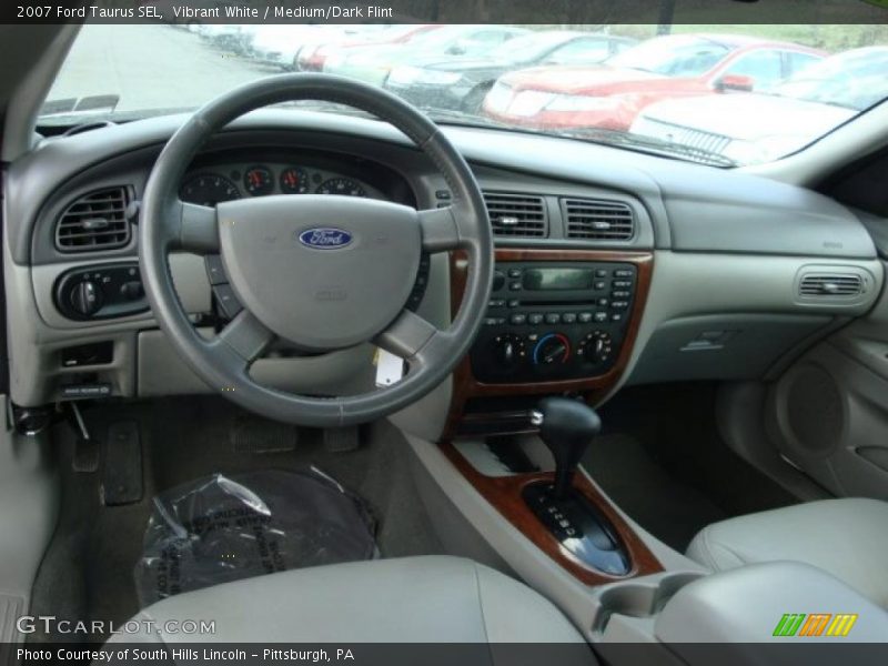 Vibrant White / Medium/Dark Flint 2007 Ford Taurus SEL