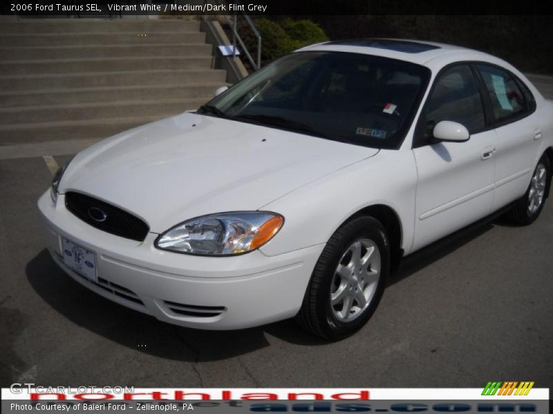 Vibrant White / Medium/Dark Flint Grey 2006 Ford Taurus SEL