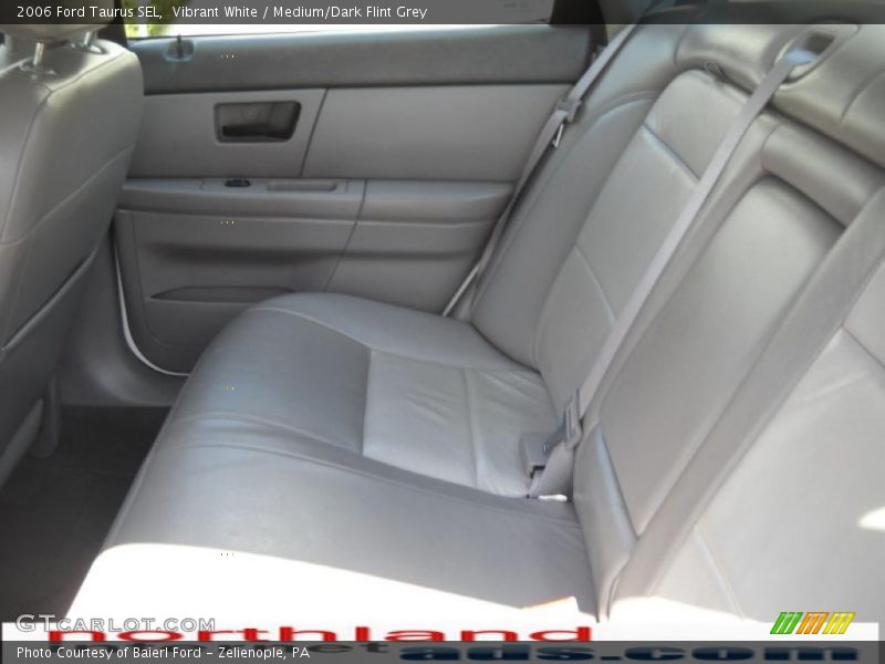 Vibrant White / Medium/Dark Flint Grey 2006 Ford Taurus SEL