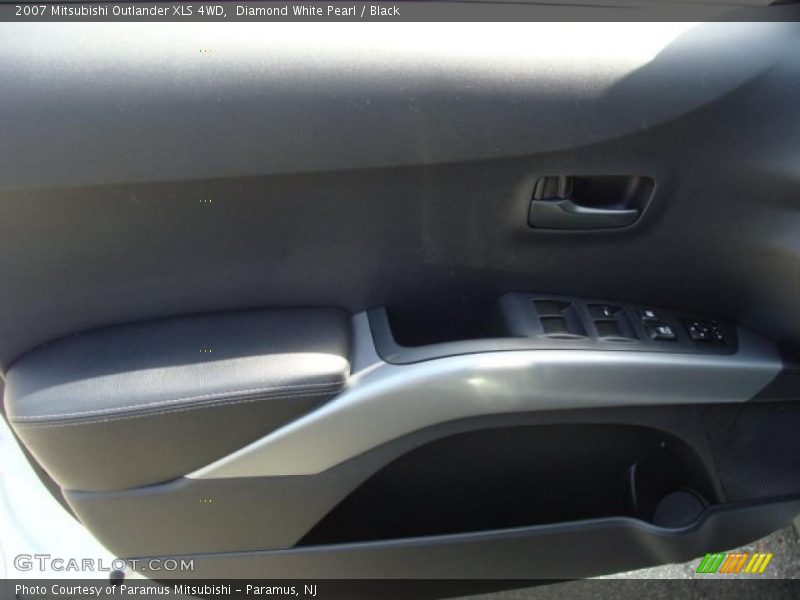 Diamond White Pearl / Black 2007 Mitsubishi Outlander XLS 4WD