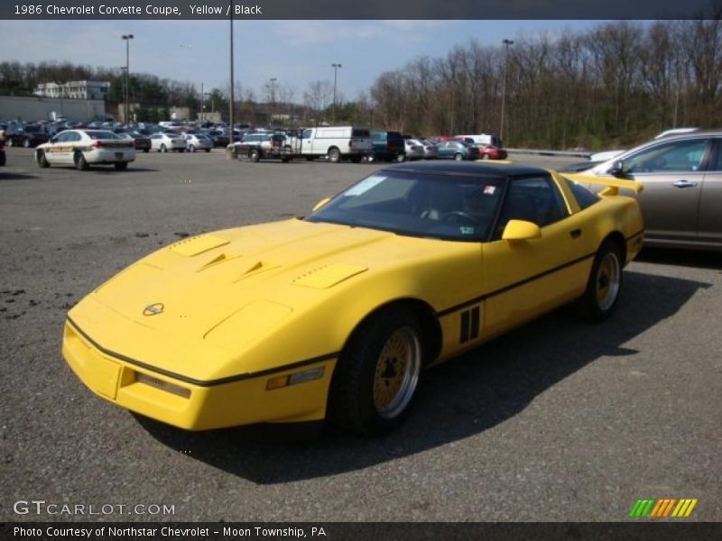 Yellow / Black 1986 Chevrolet Corvette Coupe