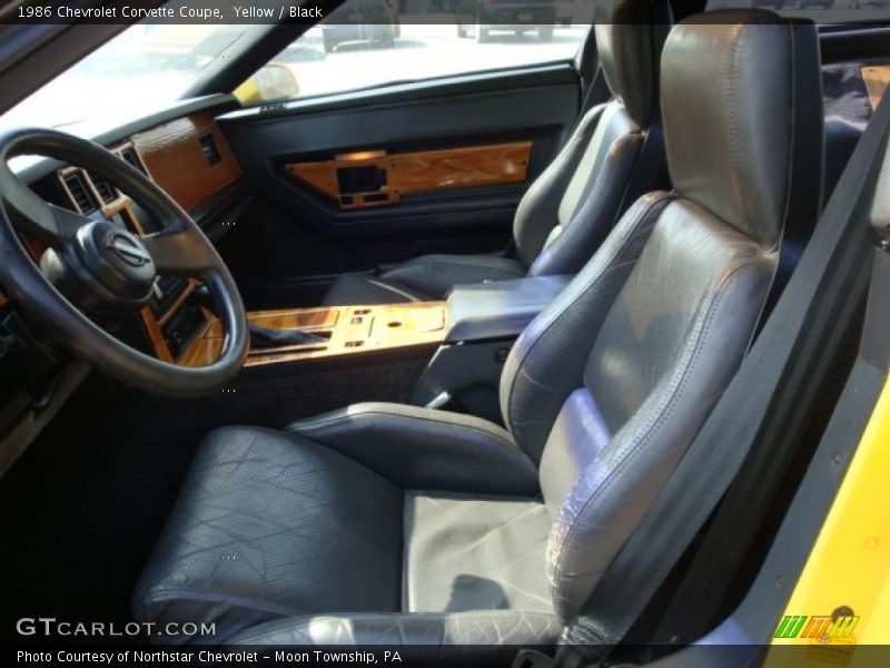 Yellow / Black 1986 Chevrolet Corvette Coupe