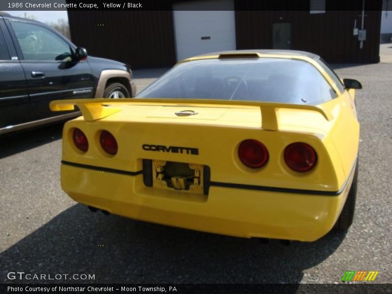 Yellow / Black 1986 Chevrolet Corvette Coupe