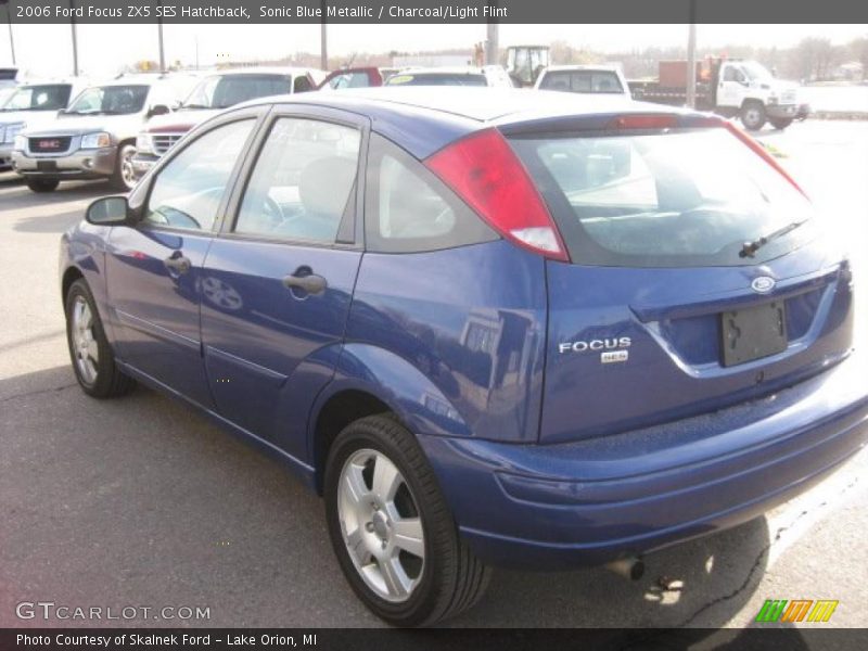 Sonic Blue Metallic / Charcoal/Light Flint 2006 Ford Focus ZX5 SES Hatchback