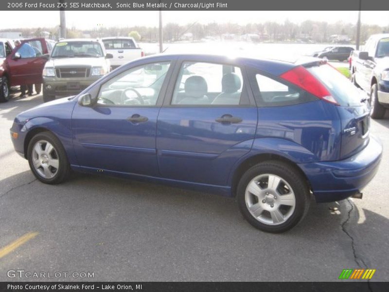 Sonic Blue Metallic / Charcoal/Light Flint 2006 Ford Focus ZX5 SES Hatchback