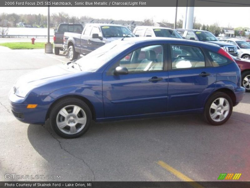 Sonic Blue Metallic / Charcoal/Light Flint 2006 Ford Focus ZX5 SES Hatchback