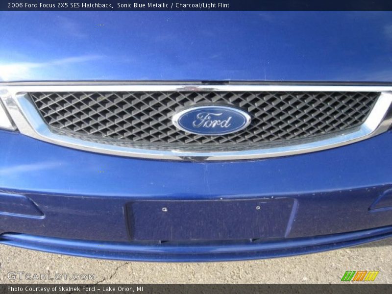Sonic Blue Metallic / Charcoal/Light Flint 2006 Ford Focus ZX5 SES Hatchback