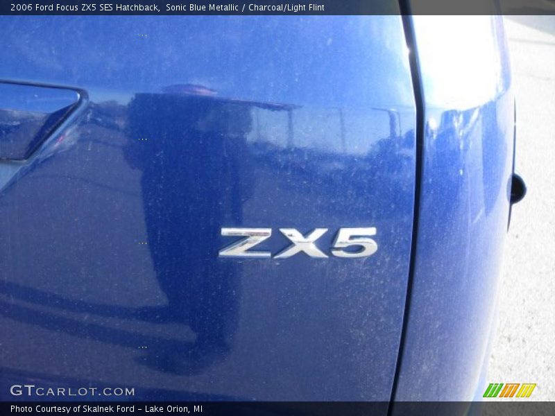 Sonic Blue Metallic / Charcoal/Light Flint 2006 Ford Focus ZX5 SES Hatchback