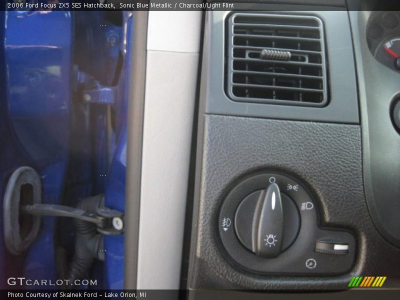Sonic Blue Metallic / Charcoal/Light Flint 2006 Ford Focus ZX5 SES Hatchback