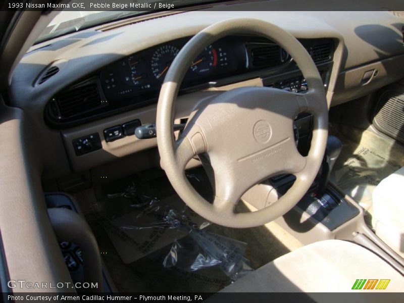 Pebble Beige Metallic / Beige 1993 Nissan Maxima GXE