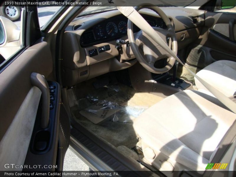 Pebble Beige Metallic / Beige 1993 Nissan Maxima GXE