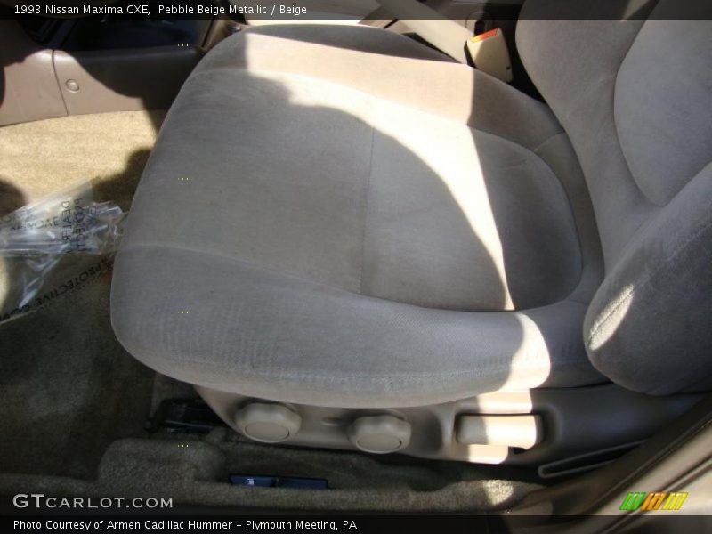 Pebble Beige Metallic / Beige 1993 Nissan Maxima GXE