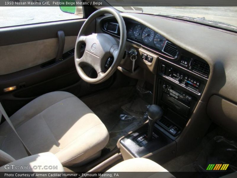 Pebble Beige Metallic / Beige 1993 Nissan Maxima GXE