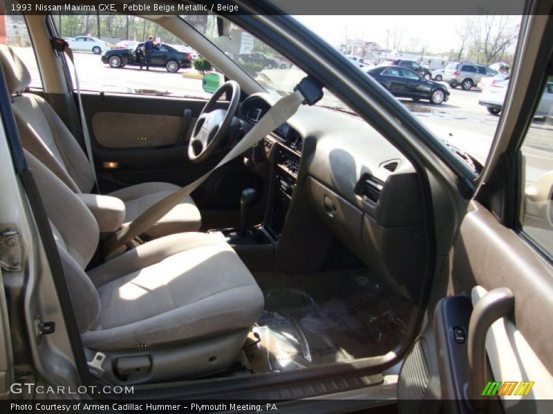 Pebble Beige Metallic / Beige 1993 Nissan Maxima GXE