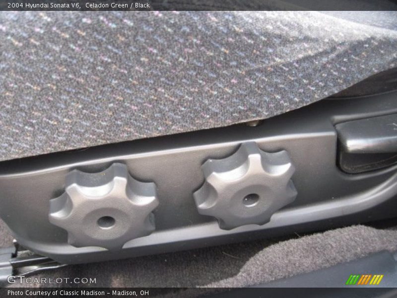 Celadon Green / Black 2004 Hyundai Sonata V6
