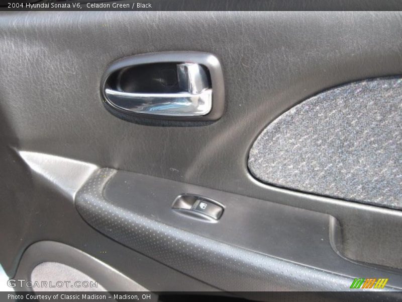 Celadon Green / Black 2004 Hyundai Sonata V6