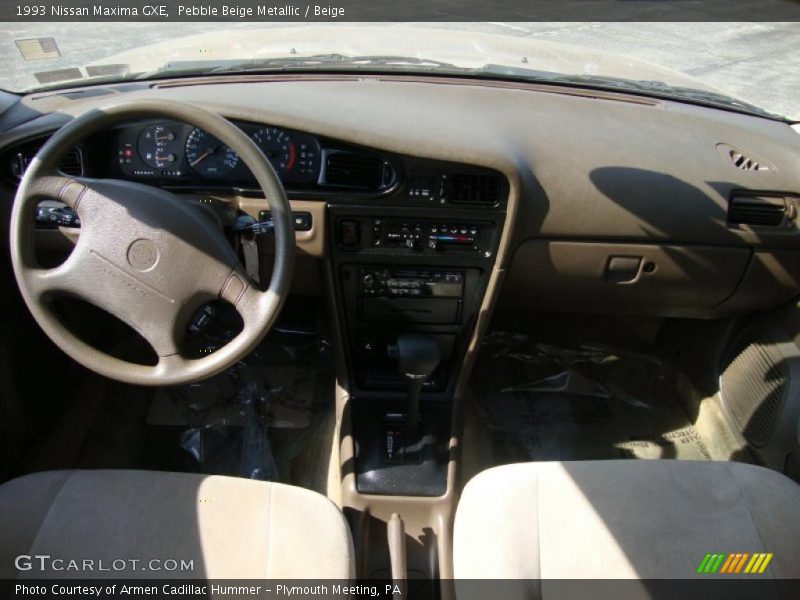 Pebble Beige Metallic / Beige 1993 Nissan Maxima GXE