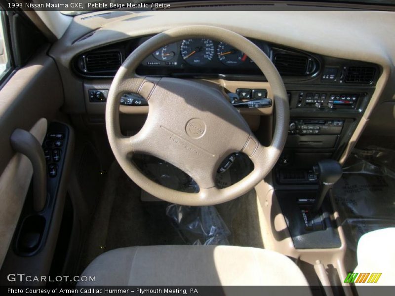 Pebble Beige Metallic / Beige 1993 Nissan Maxima GXE