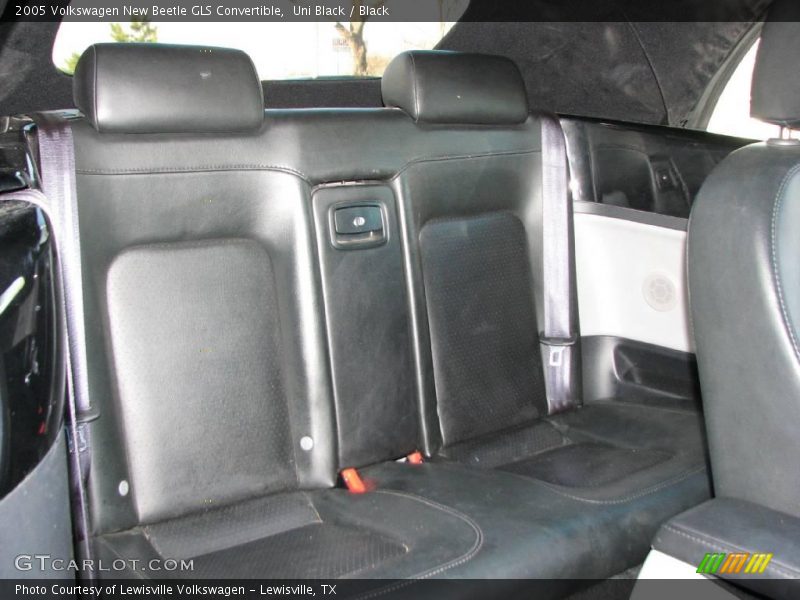 Uni Black / Black 2005 Volkswagen New Beetle GLS Convertible