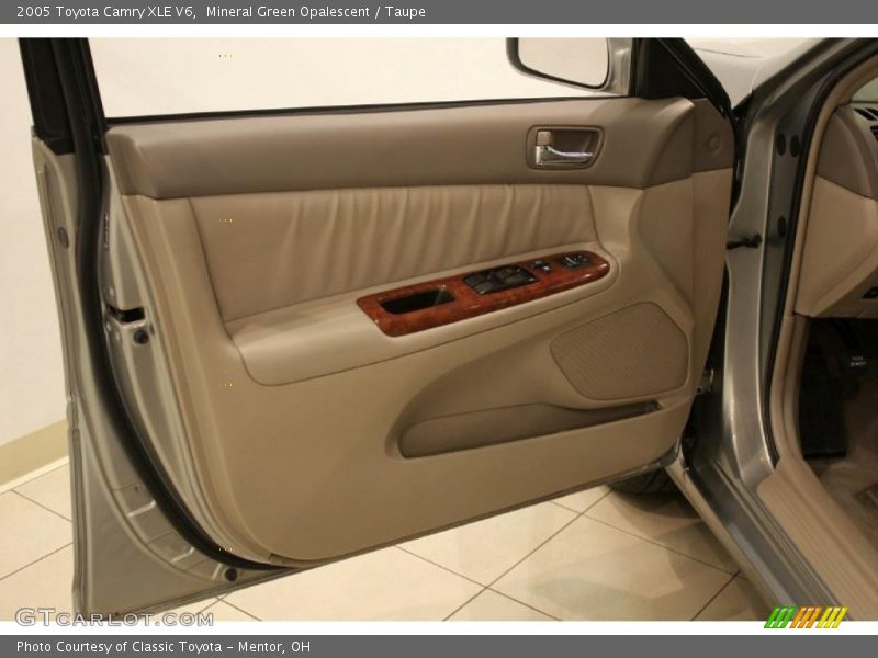 Mineral Green Opalescent / Taupe 2005 Toyota Camry XLE V6