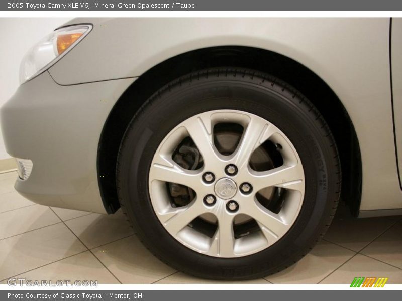 Mineral Green Opalescent / Taupe 2005 Toyota Camry XLE V6