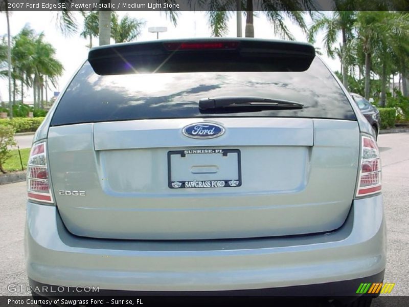 Pewter Metallic / Medium Light Stone 2007 Ford Edge SE