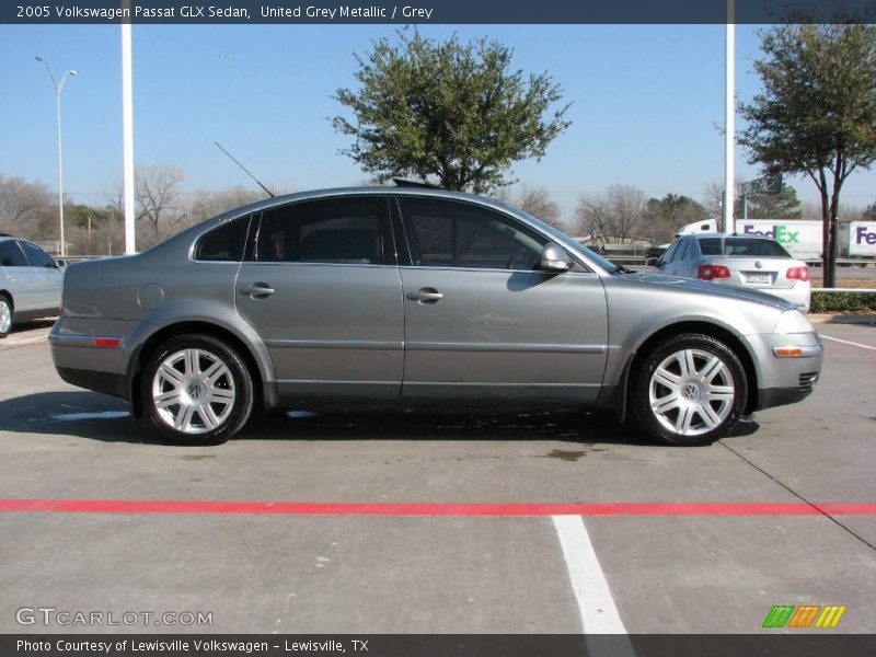 United Grey Metallic / Grey 2005 Volkswagen Passat GLX Sedan