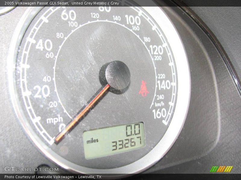 United Grey Metallic / Grey 2005 Volkswagen Passat GLX Sedan