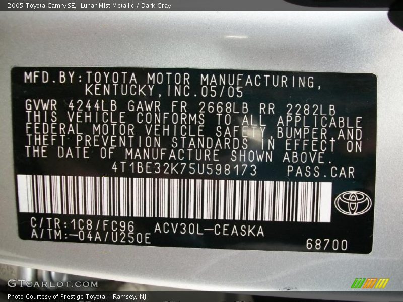 Lunar Mist Metallic / Dark Gray 2005 Toyota Camry SE