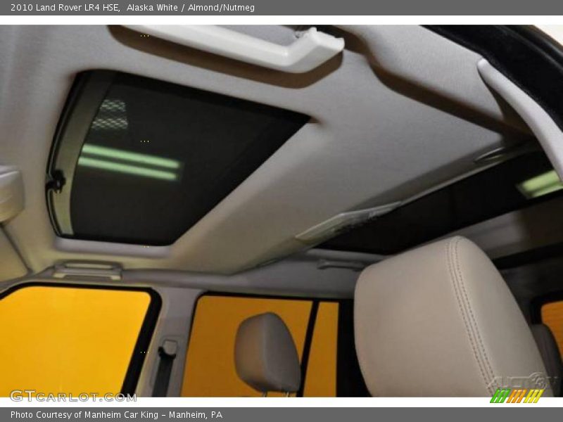 Alaska White / Almond/Nutmeg 2010 Land Rover LR4 HSE