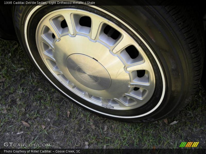 Light Driftwood Metallic / Shale 1998 Cadillac DeVille Sedan