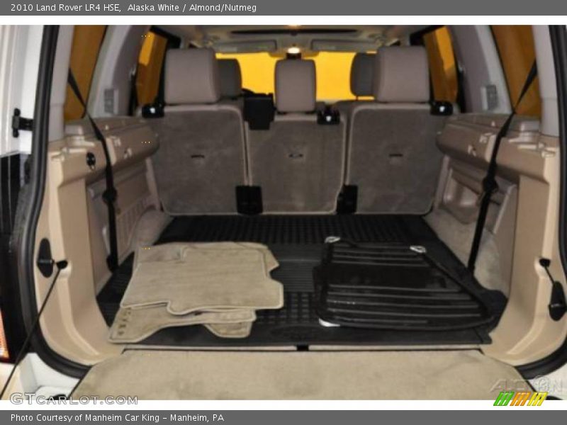Alaska White / Almond/Nutmeg 2010 Land Rover LR4 HSE