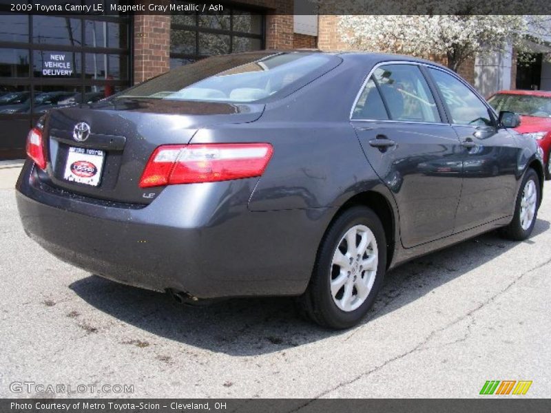 Magnetic Gray Metallic / Ash 2009 Toyota Camry LE