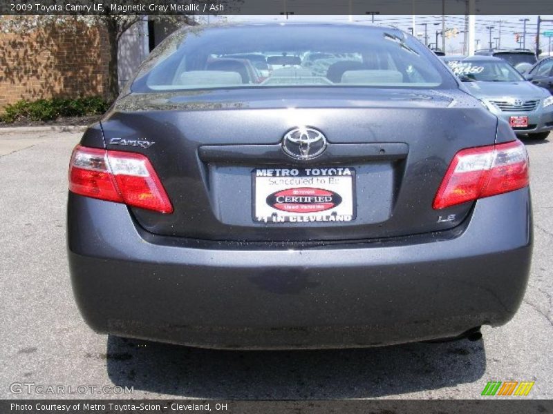 Magnetic Gray Metallic / Ash 2009 Toyota Camry LE