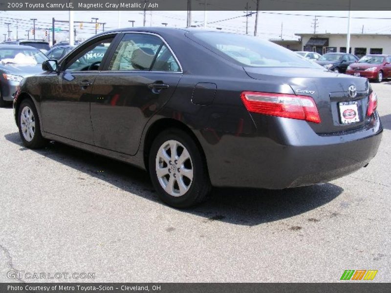 Magnetic Gray Metallic / Ash 2009 Toyota Camry LE