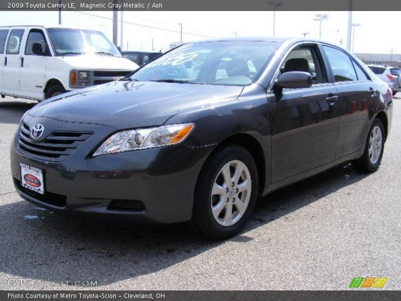 Magnetic Gray Metallic / Ash 2009 Toyota Camry LE
