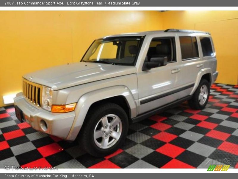 Light Graystone Pearl / Medium Slate Gray 2007 Jeep Commander Sport 4x4