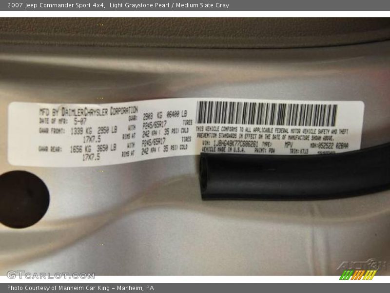 Light Graystone Pearl / Medium Slate Gray 2007 Jeep Commander Sport 4x4