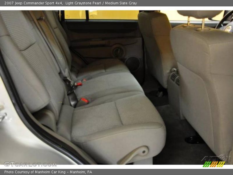 Light Graystone Pearl / Medium Slate Gray 2007 Jeep Commander Sport 4x4