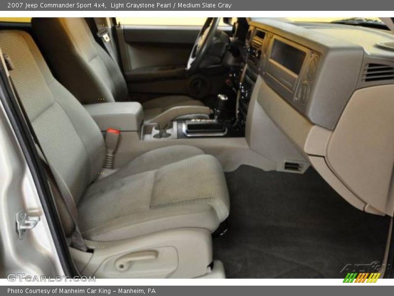 Light Graystone Pearl / Medium Slate Gray 2007 Jeep Commander Sport 4x4