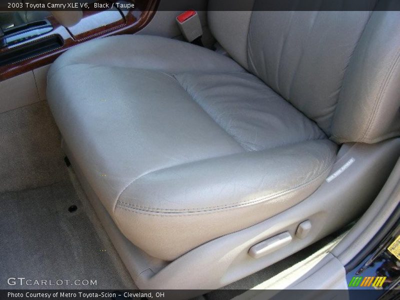 Black / Taupe 2003 Toyota Camry XLE V6